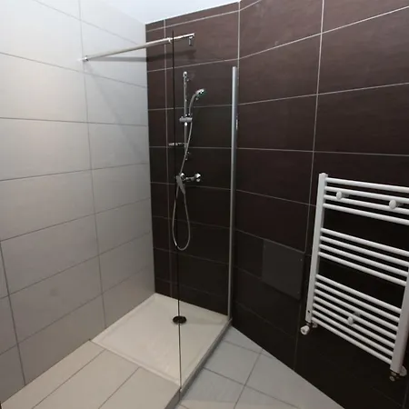 La Graviere Inn *